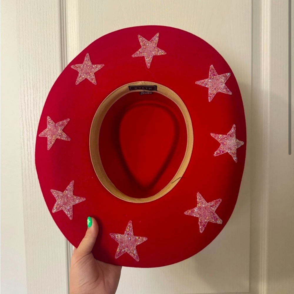 Red with stars Wyeth hat